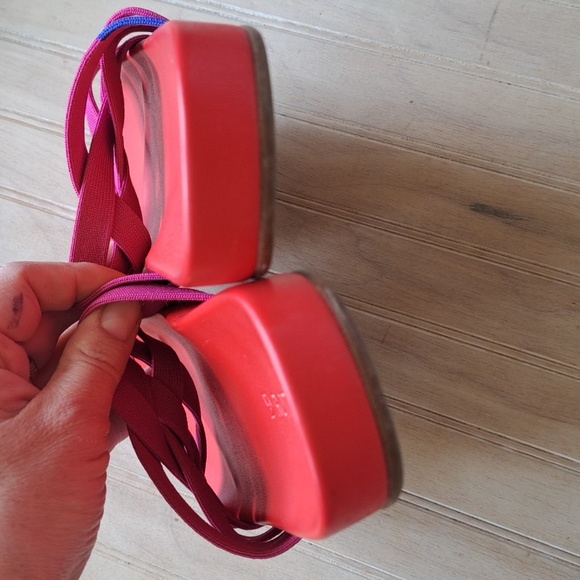 Rothy’s Crossover Woven Cherry Red Vibrant Colorful Comfort Knit Slide Sandals - Picture 6 of 10